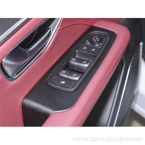 China Designed Chery Jetour X70 PLUS 2023 model 2.0T DCT Strong MAX 5 seater SUV left rudder car fuel car